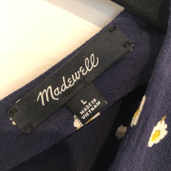 Madewell flowered dress with back accent buttons - Picture 5 of 11